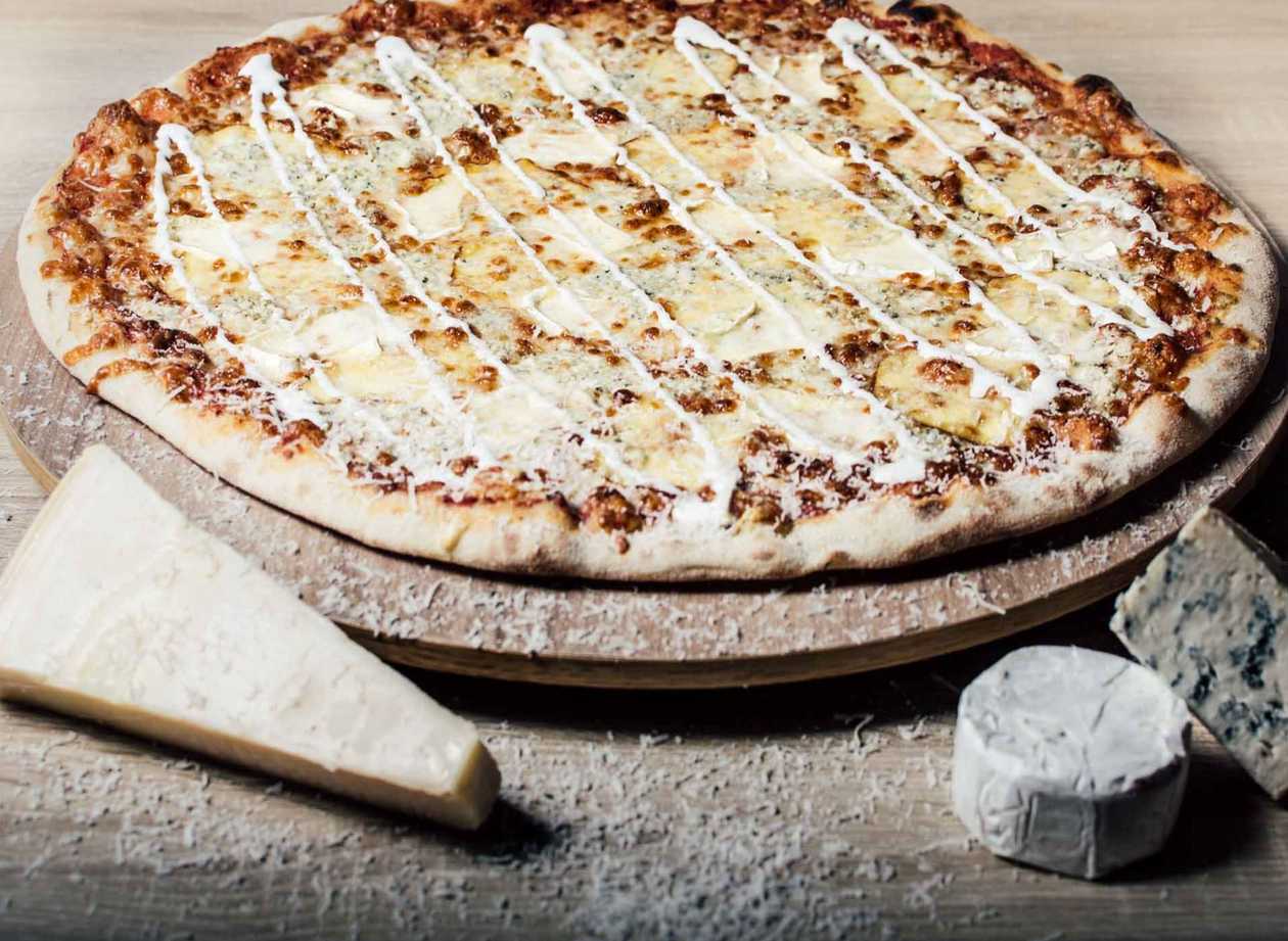 Pizza cinque formaggi