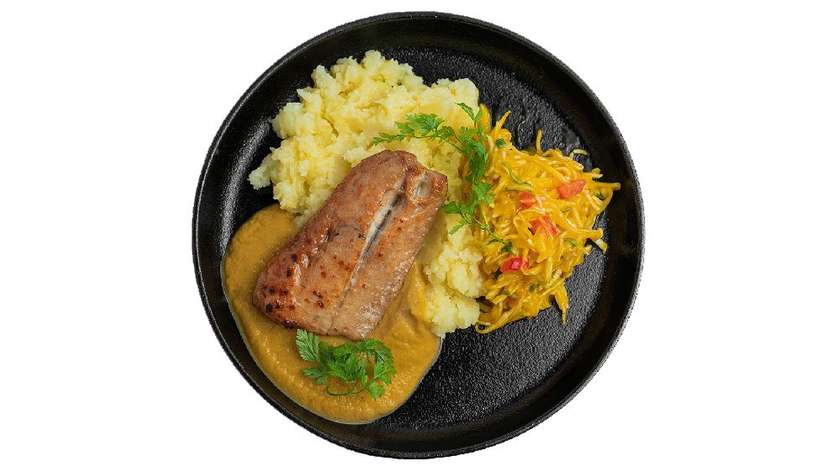 Grill menkė su mangų „Coleslaw" ir jalapenų padažu
