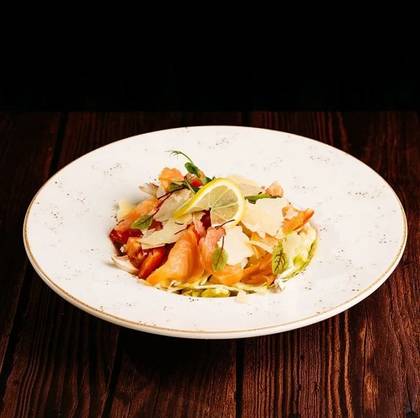 Insalata di salmone