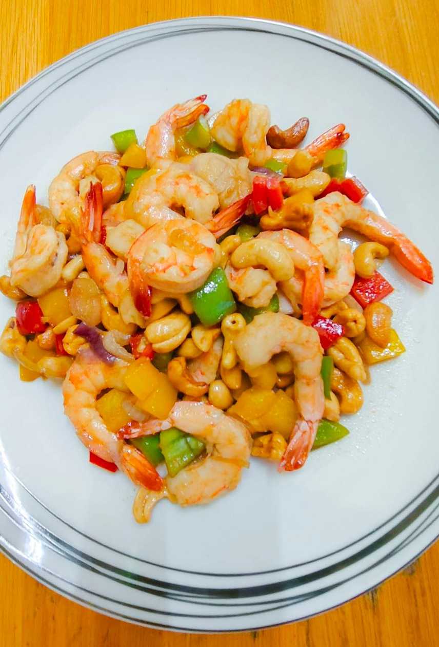 Stir fried shrimp with cashew nut