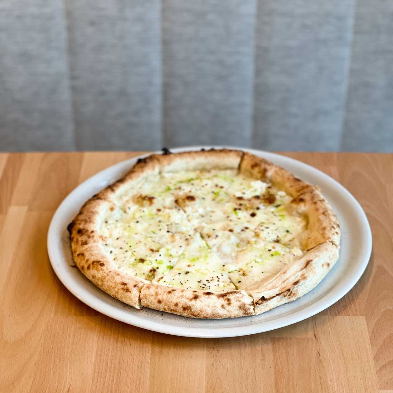 Pizza Quattro Formaggi 32cm.