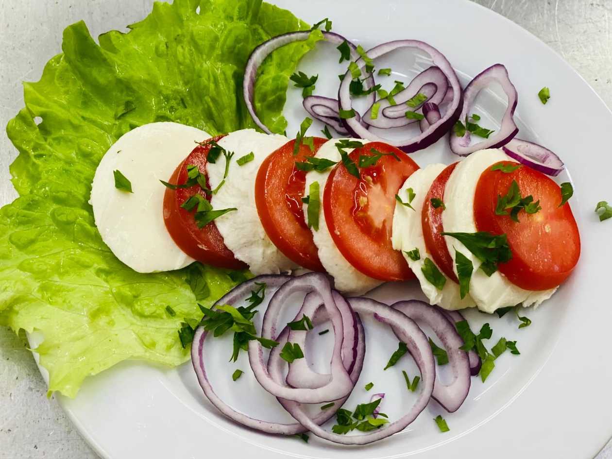 Mozzarella Salad