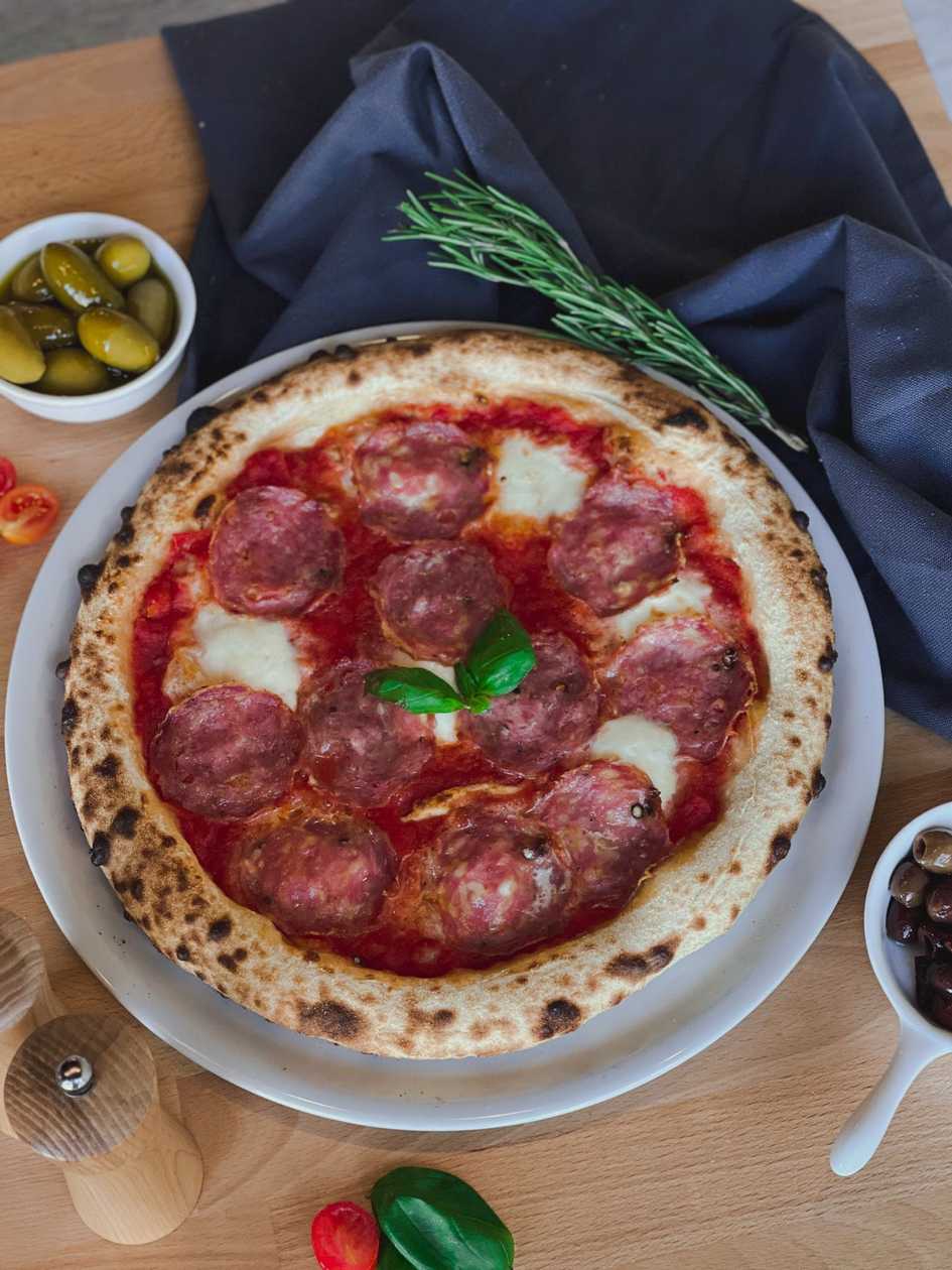 Pizza Salami Picante 32cm.