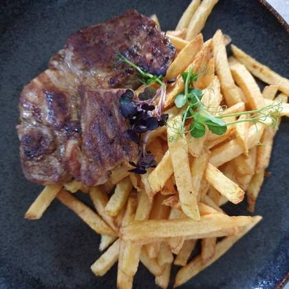 Ceafa de porc la gratar