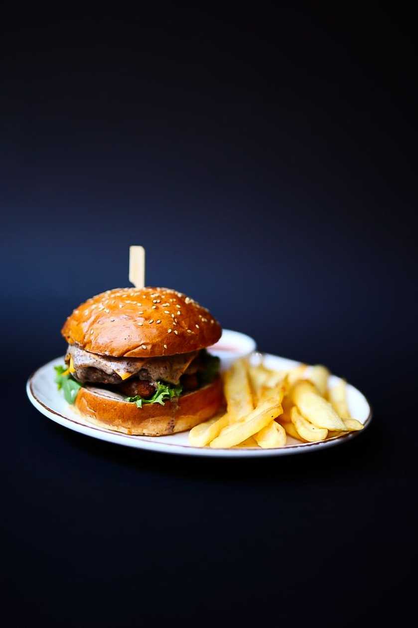 Truffle Beef Burger (520g)