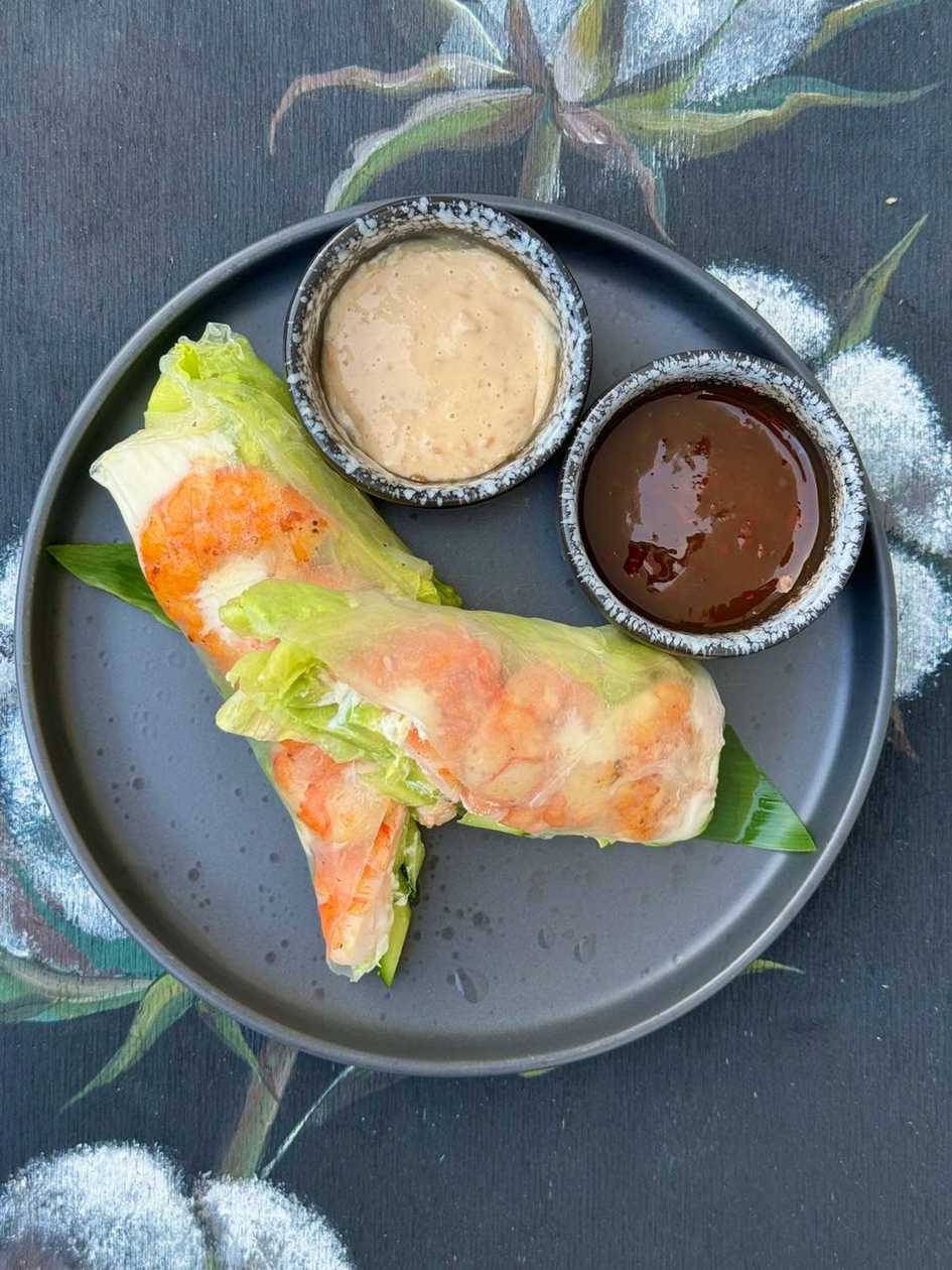 Fresh roll with shrimp