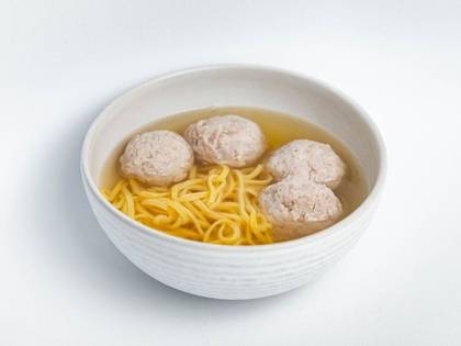 Бульйон з курячими тюфтельками
