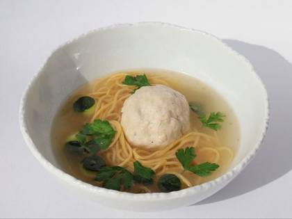 Бульйон із курячою кюфтою