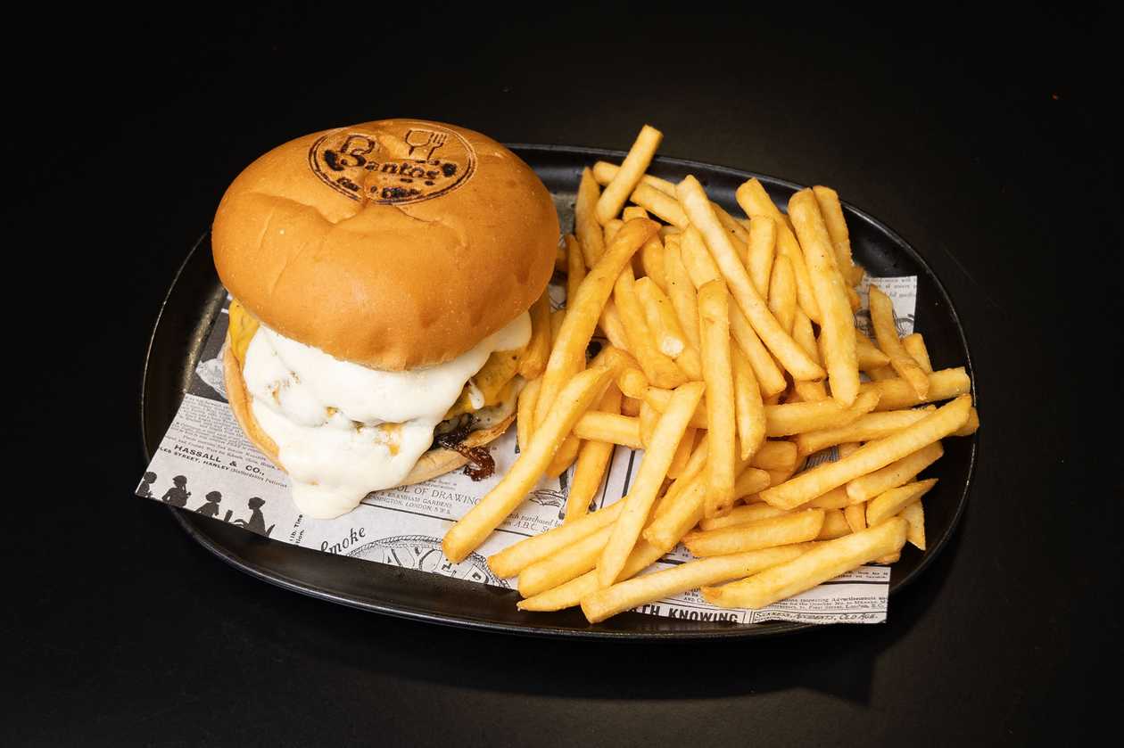 Leah Cheese’s Burger (cheese lovers)