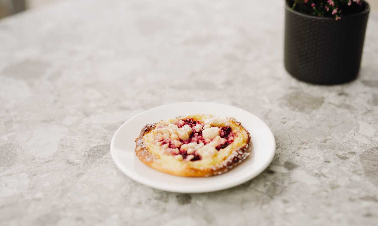 Raspberry bun