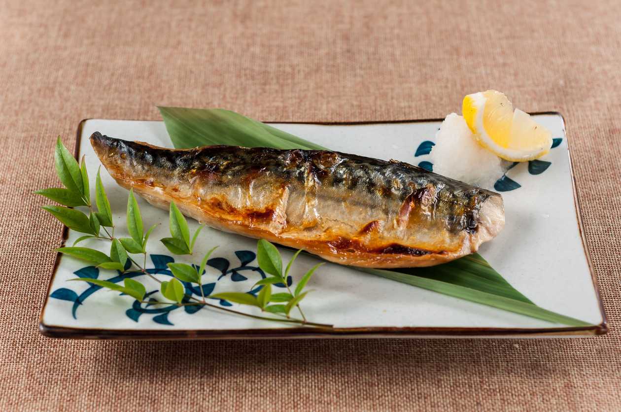 Grilled mackerel meal