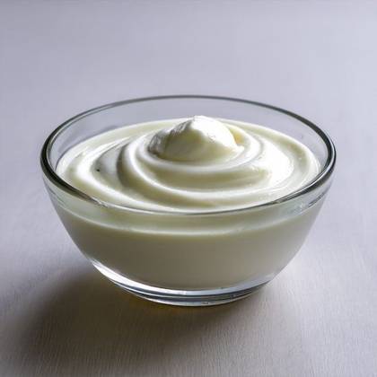 Yogurt sauce with lime and mint