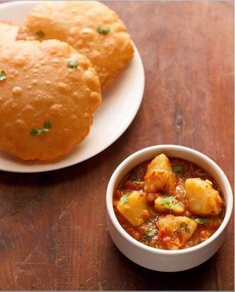 Puri (2 pieces ) with Aloo Sabji