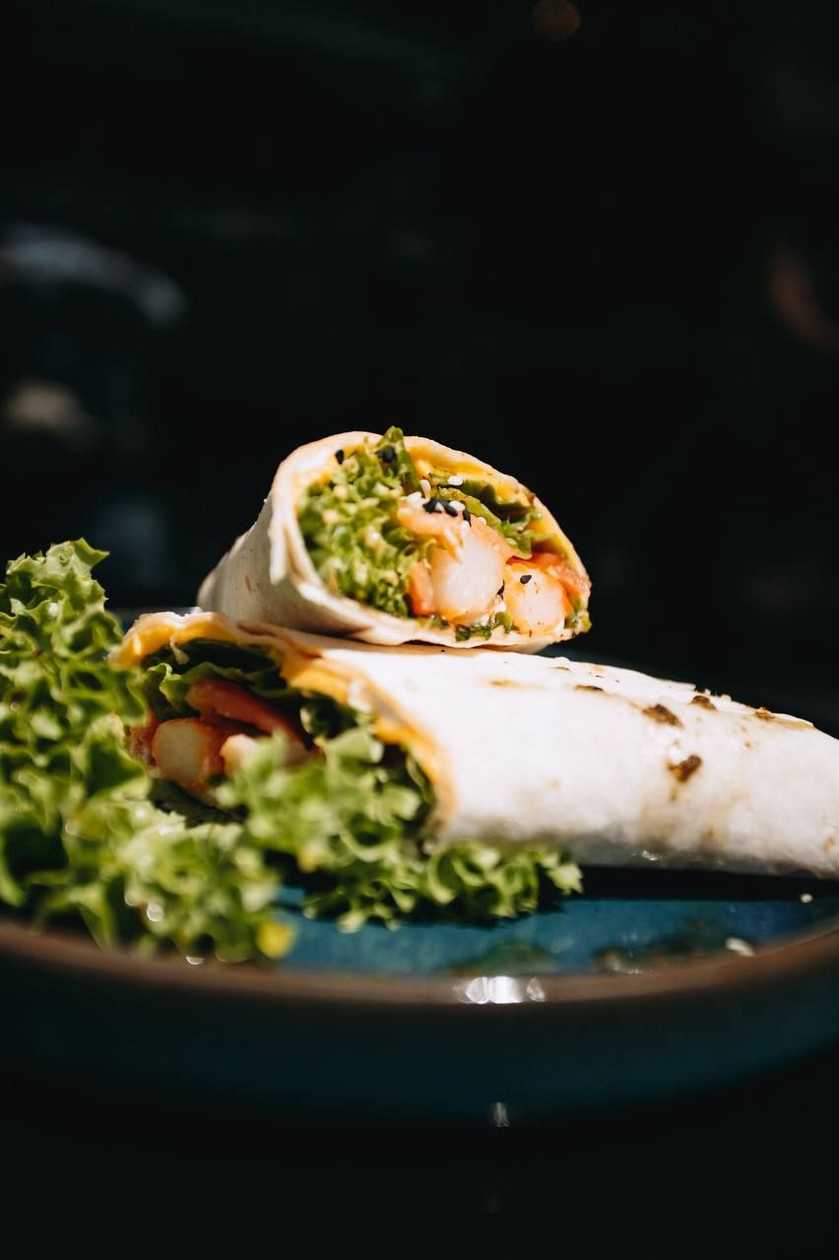 Рол із креветкою