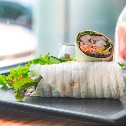 Mozzarella & Avocado Wrap