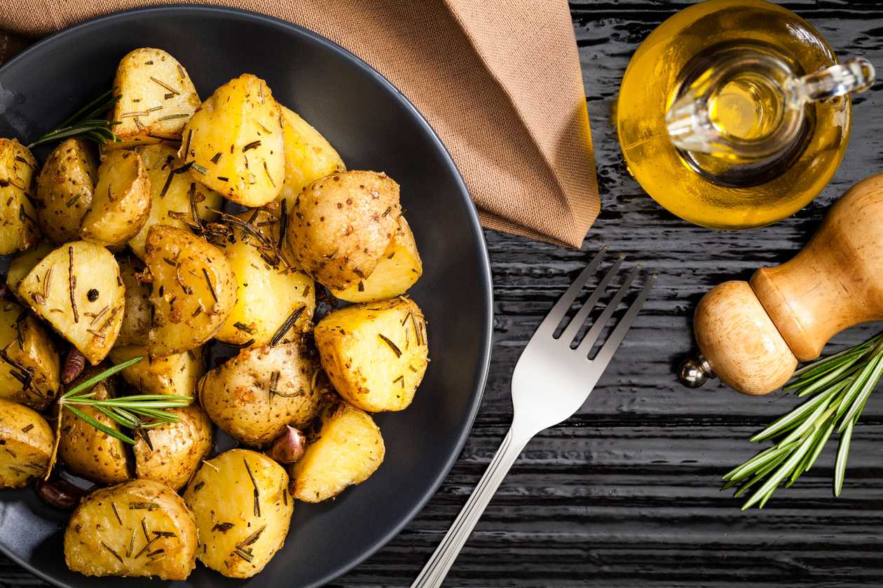 Potatoes with garlic and balsamic