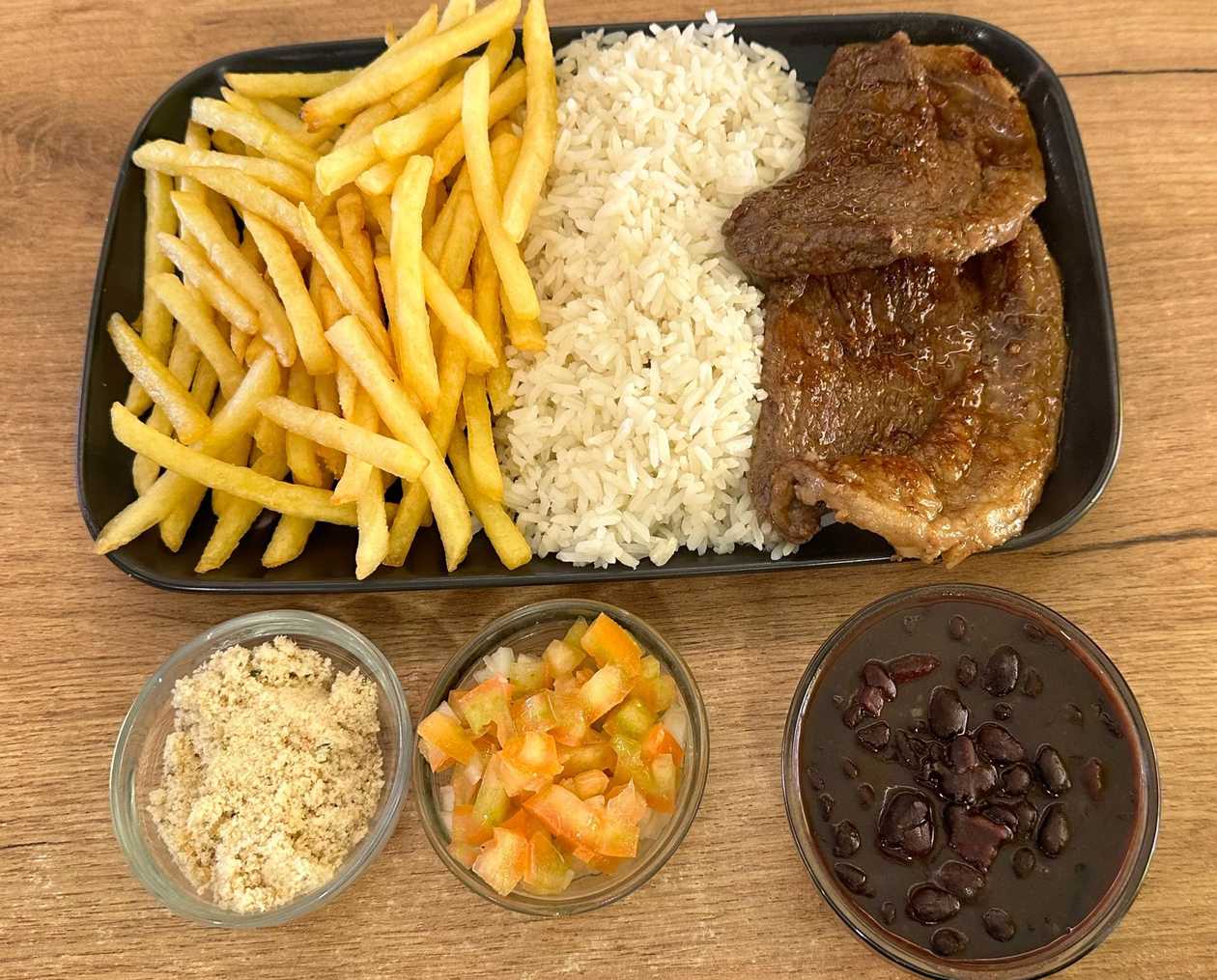 Executive Premium Picanha - Served with rice, beans, fries, farofa and vinaigrette