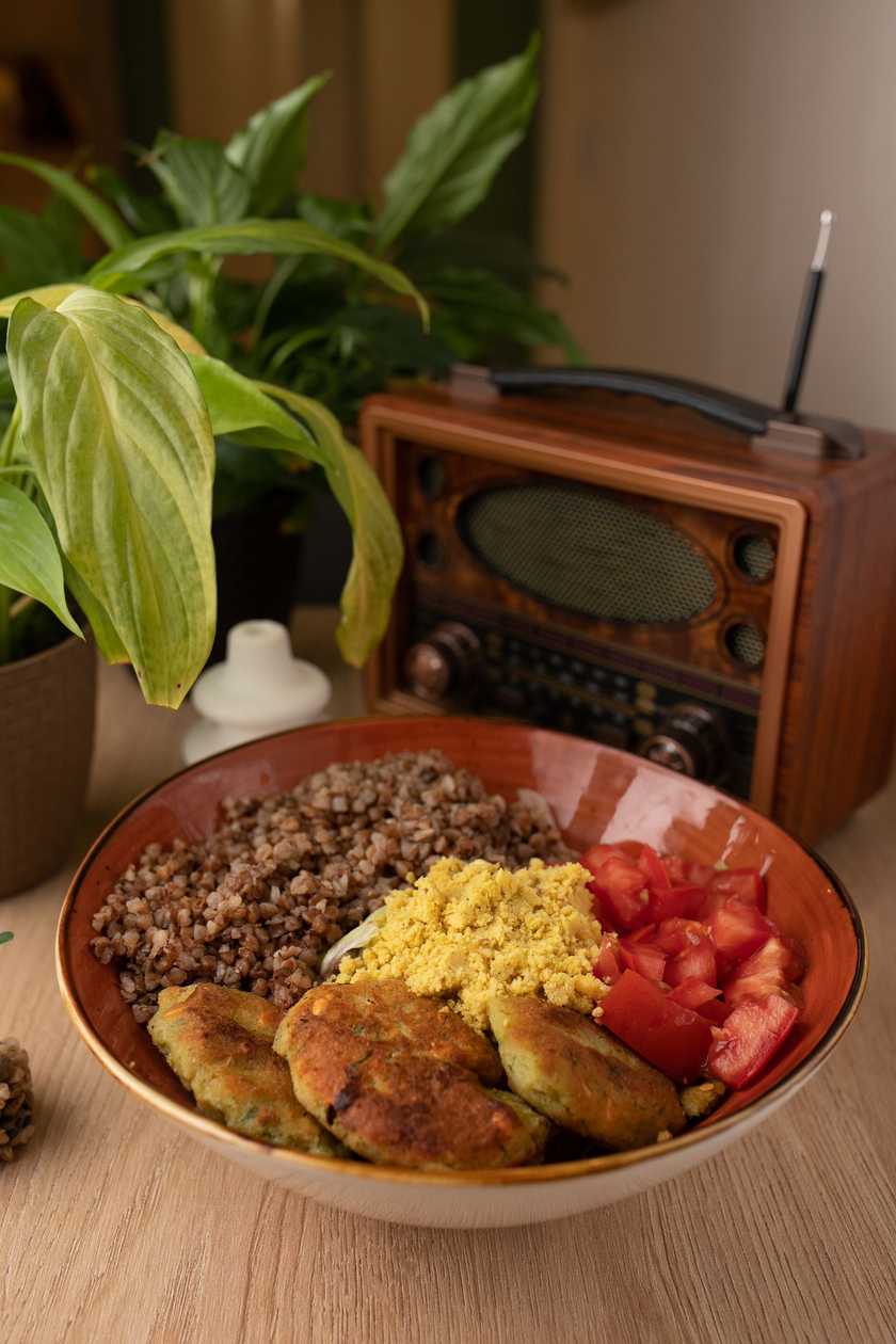 Falafel Hummus Bowl