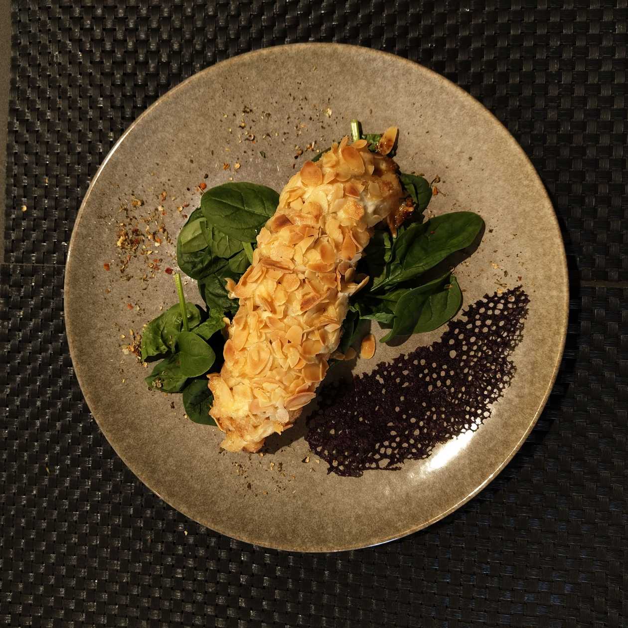 Chicken shank with “Philadephia” cheese and almond