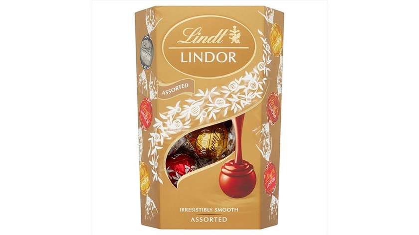 Lindtlindor Mixture of Milk, Milk with Hazelnuts, White and Extra Dark Chocolate with Filling 200g