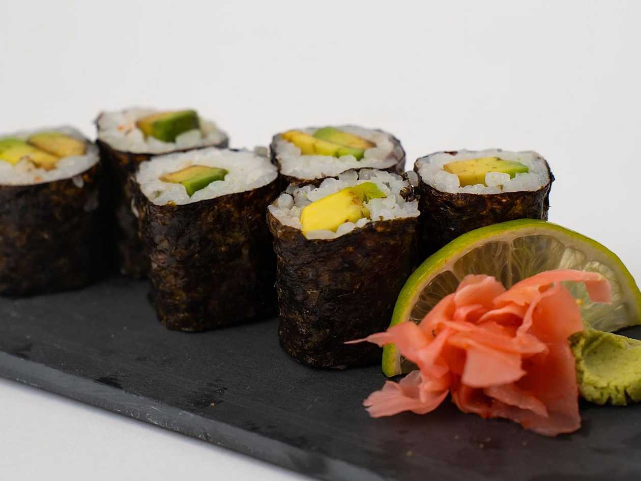 HOSOMAKI ABACATE (8pcs)