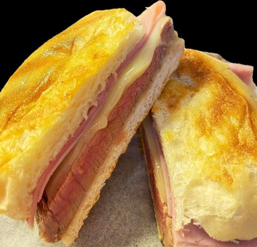 Prego em Pão Misto