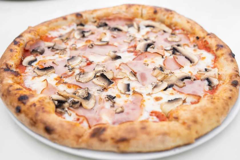 Pizza Prosciutto Cotto e Funghi
