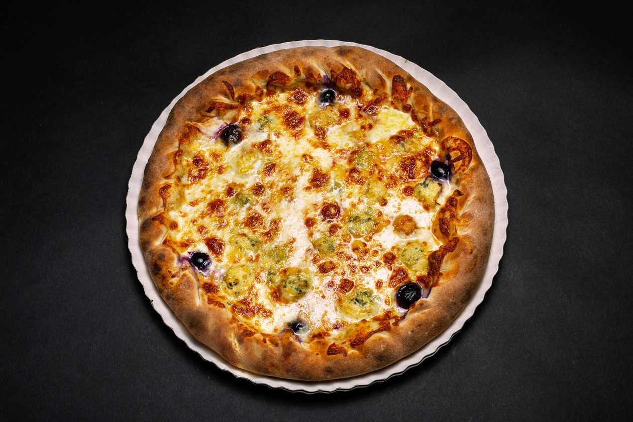 Pizza Quattro Formaggi Medie 500Gr.