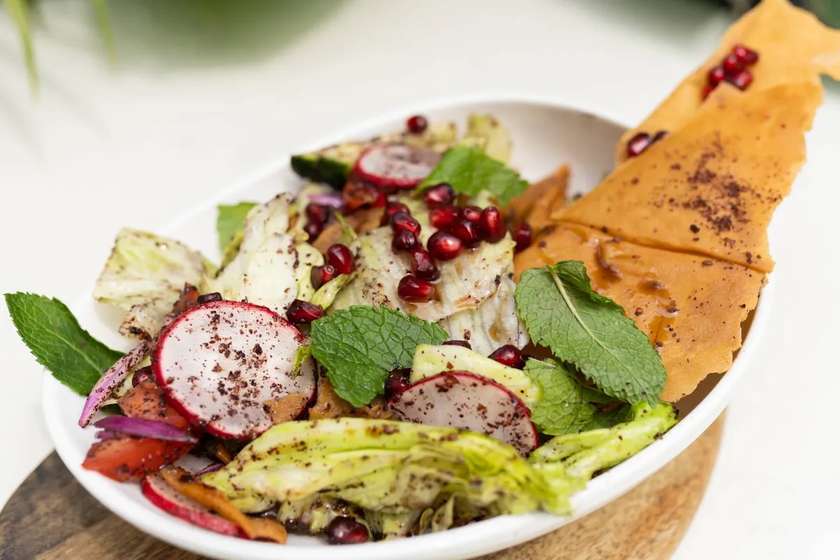 Salată Fattoush cu Rodie