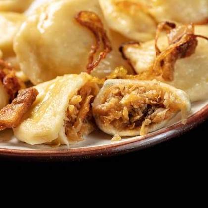 Вареники з капустою і білими грибами