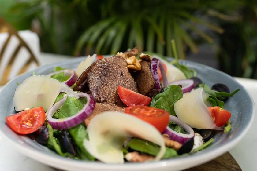 Salată cu Muschi de Vită Oppio