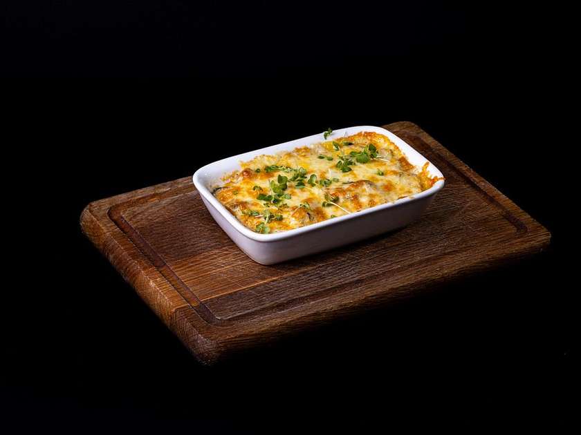 Baked Mussels with Cheese