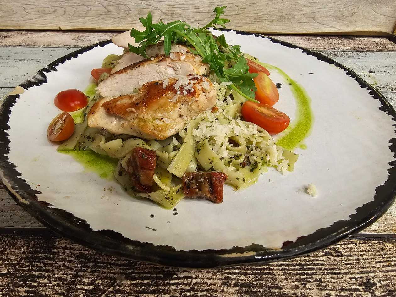 Tagliatelle with chicken