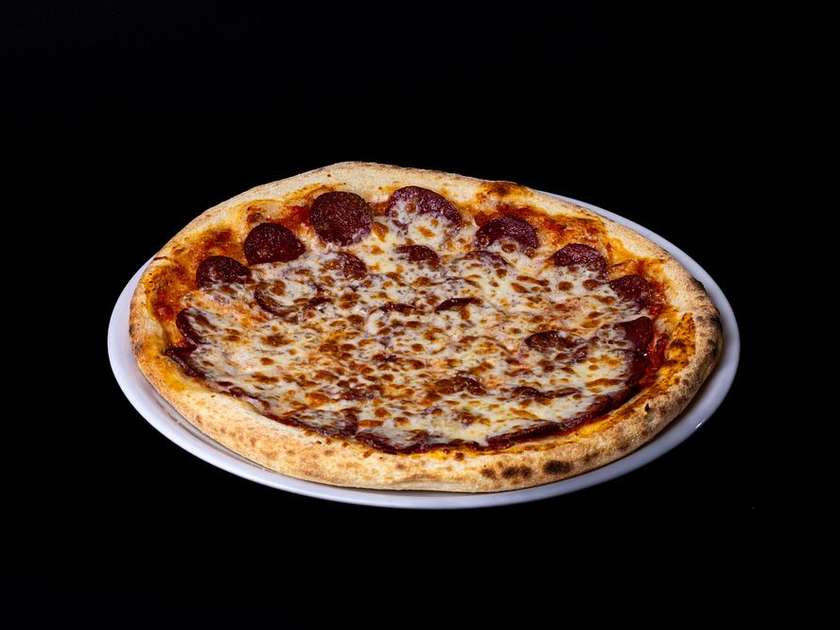 Salami Pizza