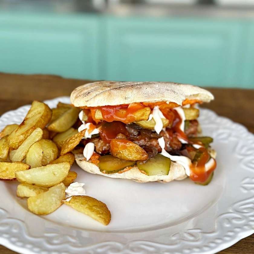 Pita cu Carne de Pui