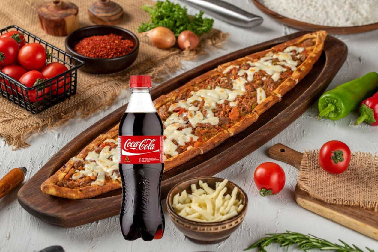 QUSBASİLİ PENDİRLİ PİDE ( + İçecek (300 ml.)