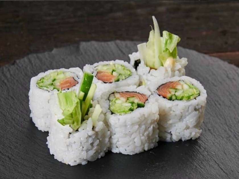 Sake Salad Maki