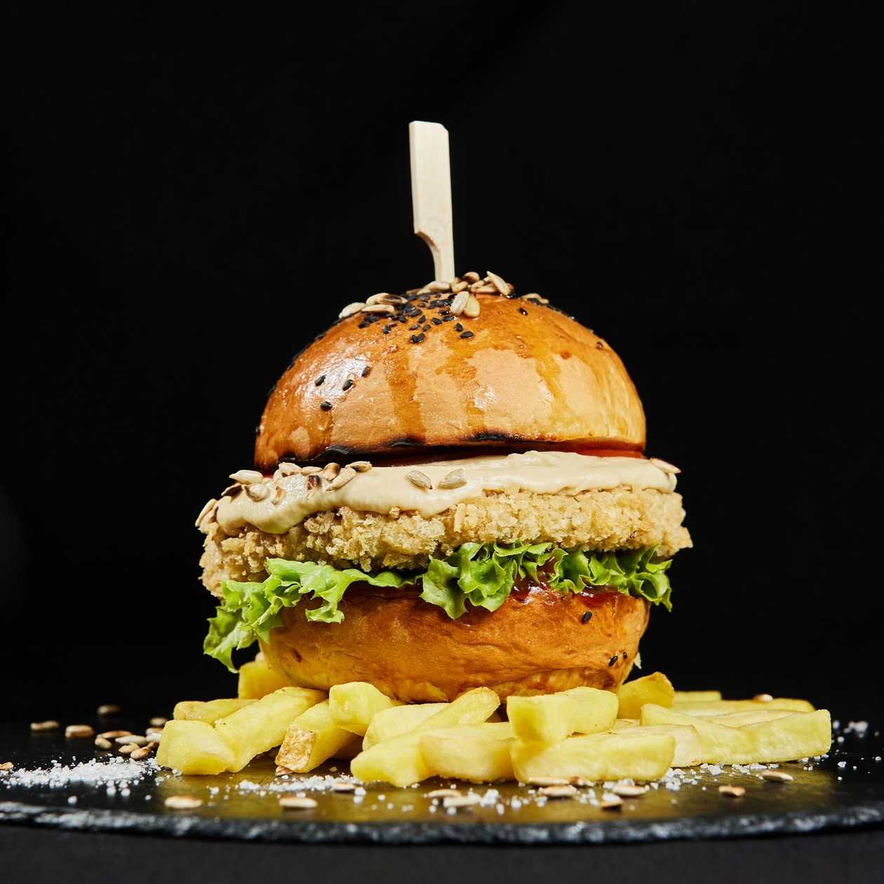 Burger de Naut cu Hummus - Vegetarian