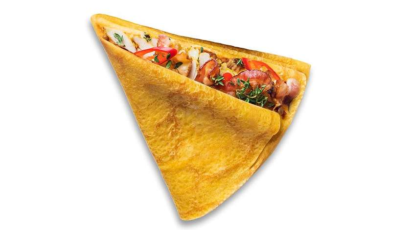Crepe with cheddar, chicken and baco