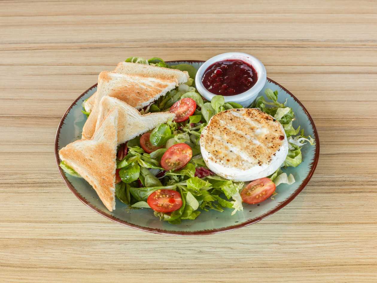 Salad with Camembert
