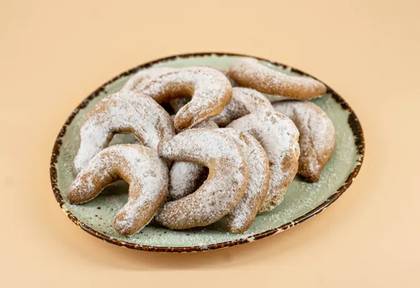 BISCUITS WITH WALNUT PASTE
