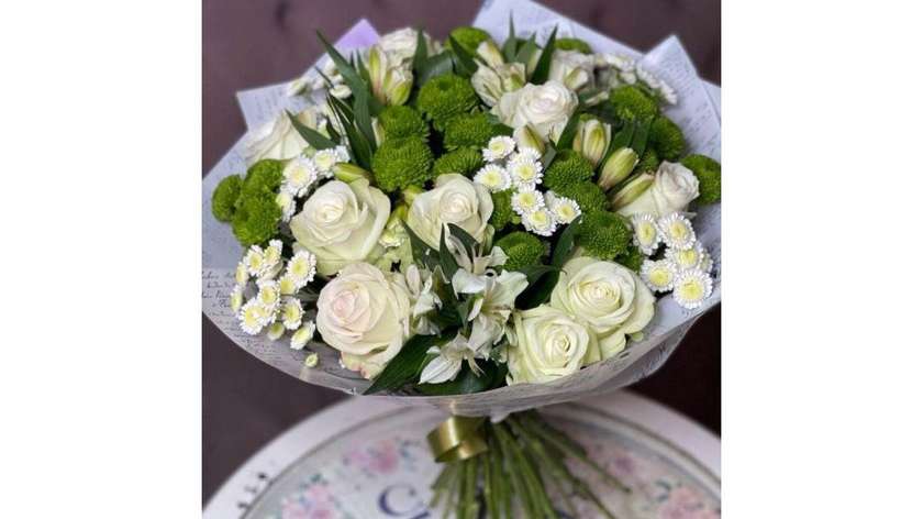 Rose And Dutch Chrysanthemum Bouquet