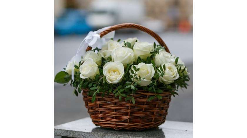 White Rose Basket