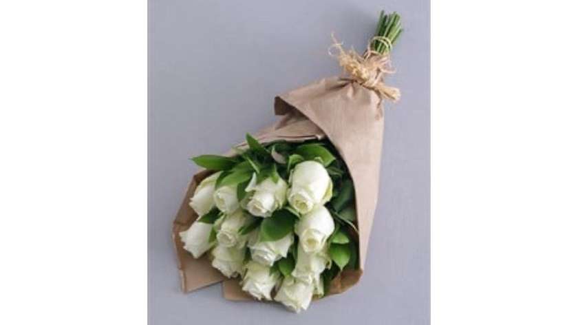 White Roses (12 Pieces)