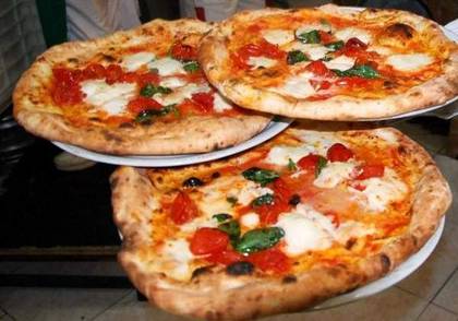 Offer Trio Pizza Single and 3 Sauces
