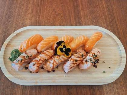 M17.Nigiri Salmão Misto 10pçs