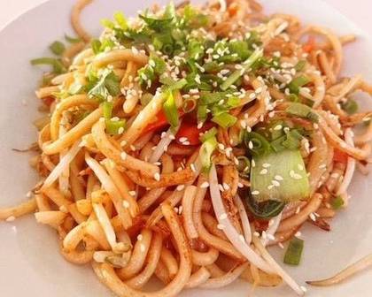 U071.Massa de Udon Salteado