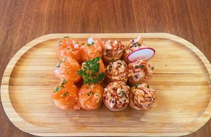 M28.Gunkan de Salmão 12pçs