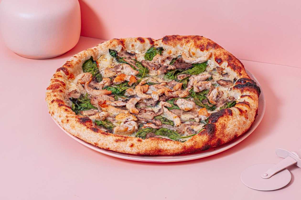 Pizza cu pui & spanac