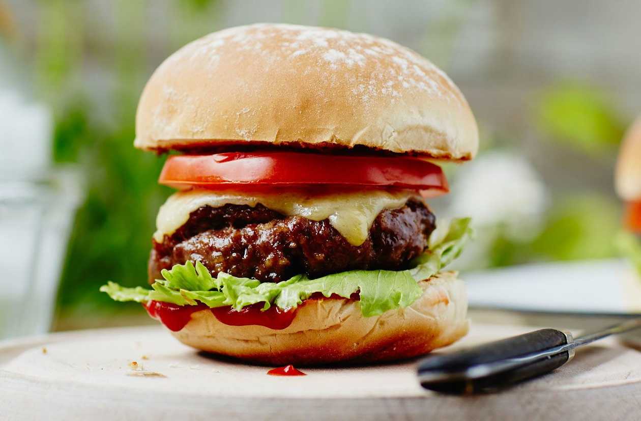 Plain Beef Burger with Chips